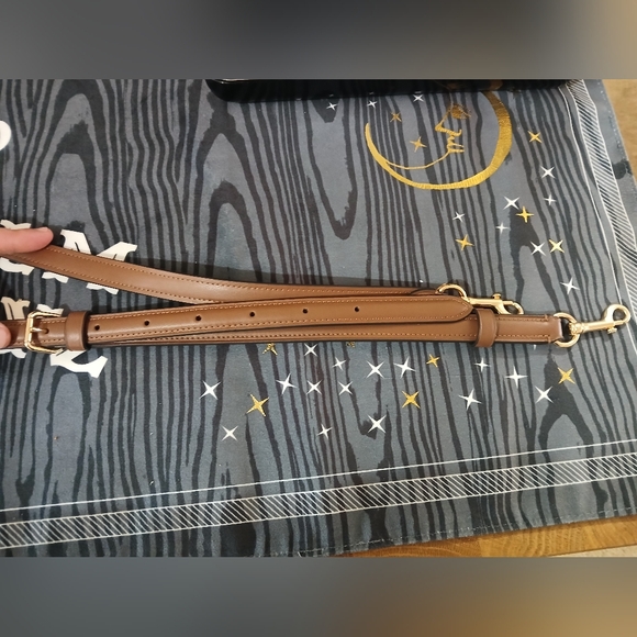 Coach purse - Picture 6 of 9